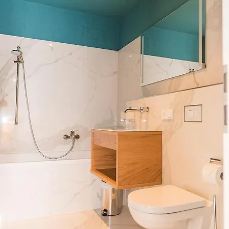 Apartmenthaus Am Dom Junior Mit Parkplatz *